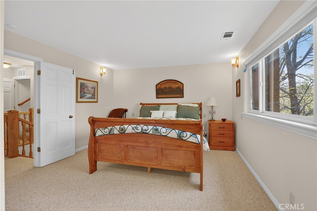 Lake Arrowhead, California, 92352, United States, 5 Bedrooms Bedrooms, ,4 BathroomsBathrooms,Residential,Active,2034696