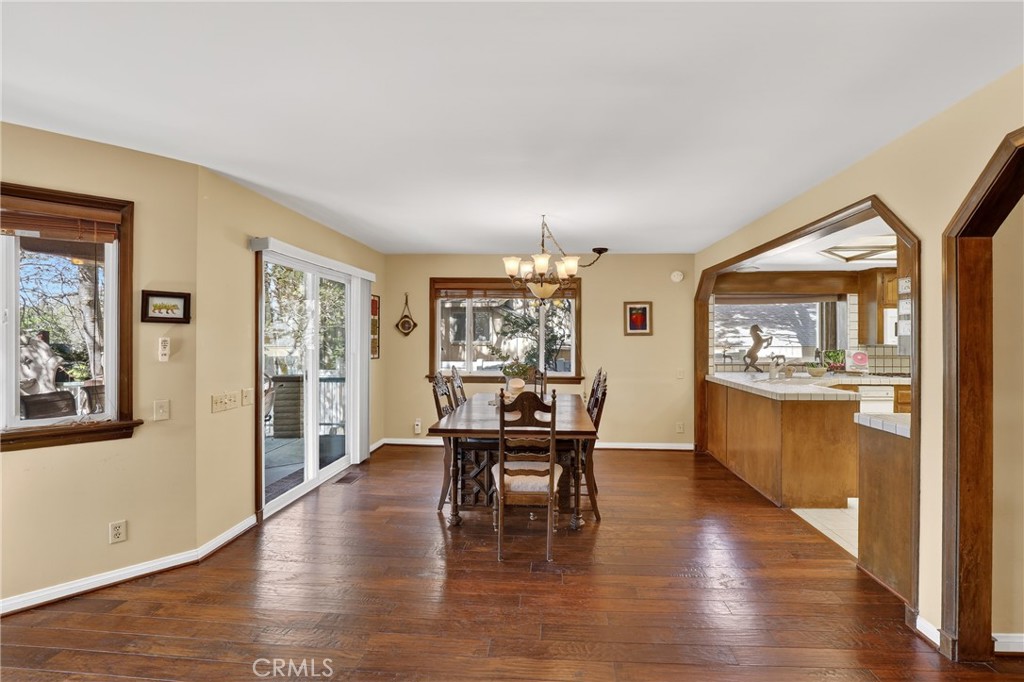 Lake Arrowhead, California, 92352, United States, 5 Bedrooms Bedrooms, ,4 BathroomsBathrooms,Residential,Active,2034696