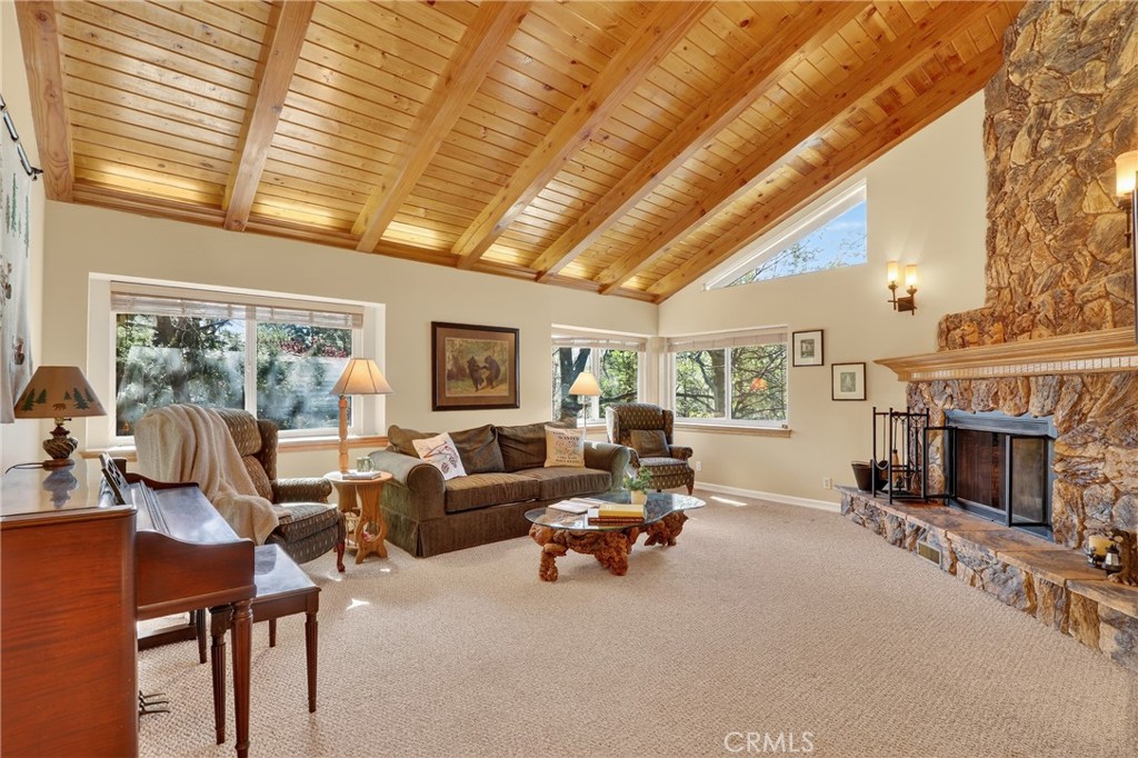 Lake Arrowhead, California, 92352, United States, 5 Bedrooms Bedrooms, ,4 BathroomsBathrooms,Residential,Active,2034696