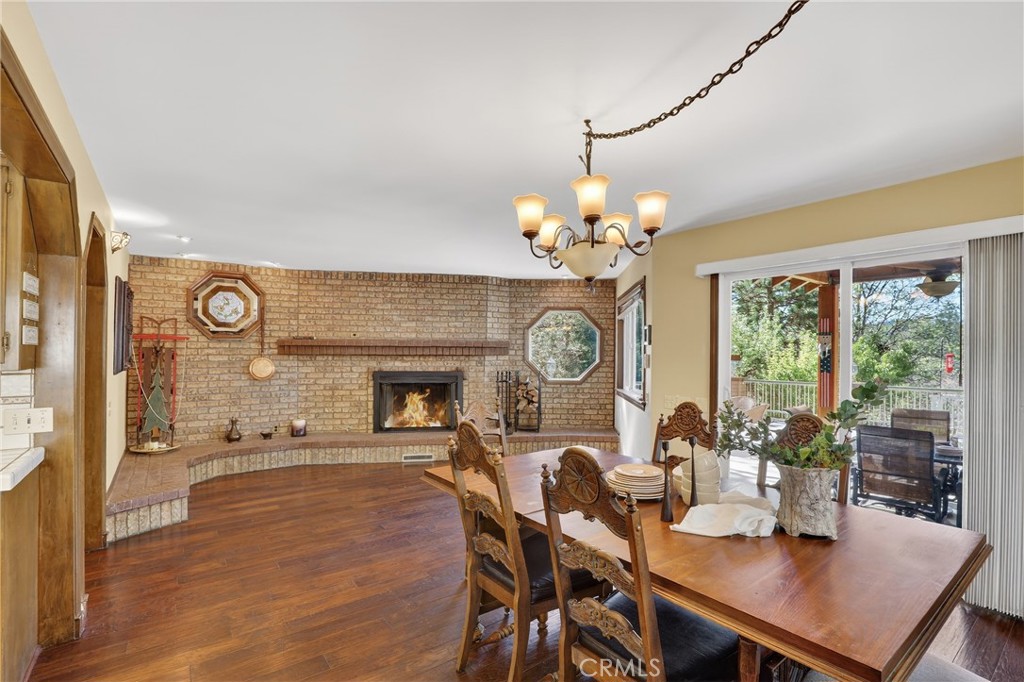 Lake Arrowhead, California, 92352, United States, 5 Bedrooms Bedrooms, ,4 BathroomsBathrooms,Residential,Active,2034696