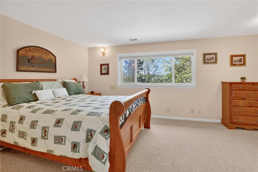 Lake Arrowhead, California, 92352, United States, 5 Bedrooms Bedrooms, ,4 BathroomsBathrooms,Residential,Active,2034696