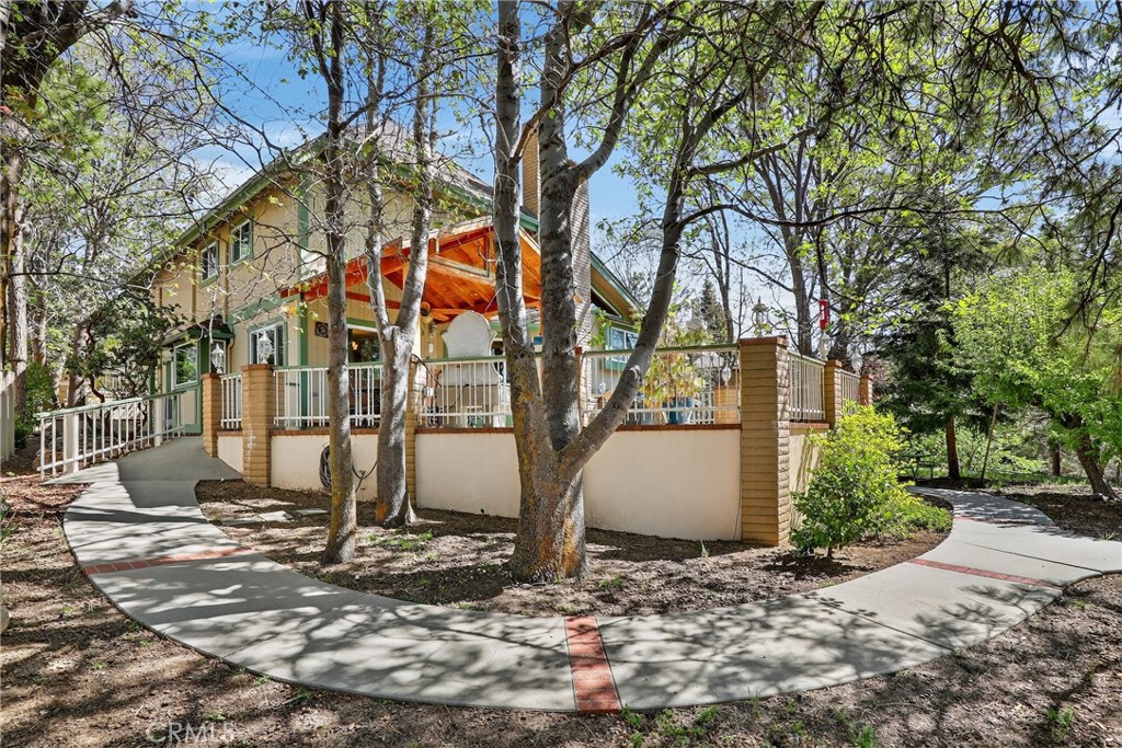 Lake Arrowhead, California, 92352, United States, 5 Bedrooms Bedrooms, ,4 BathroomsBathrooms,Residential,Active,2034696