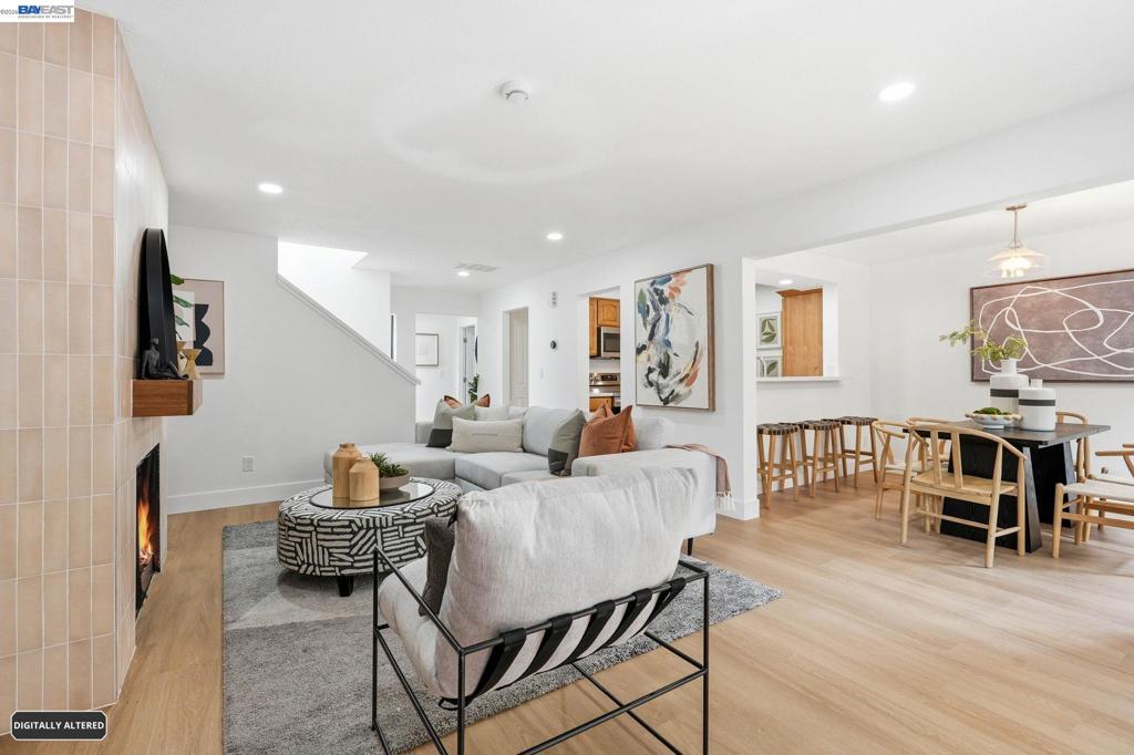 2 Knoll Ct