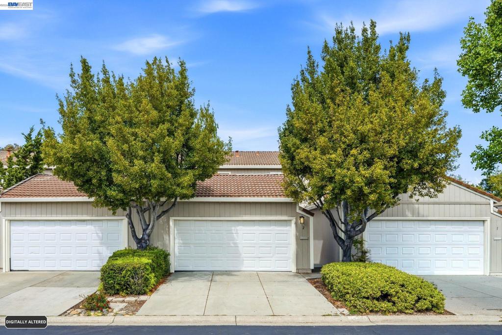 2 Knoll Ct