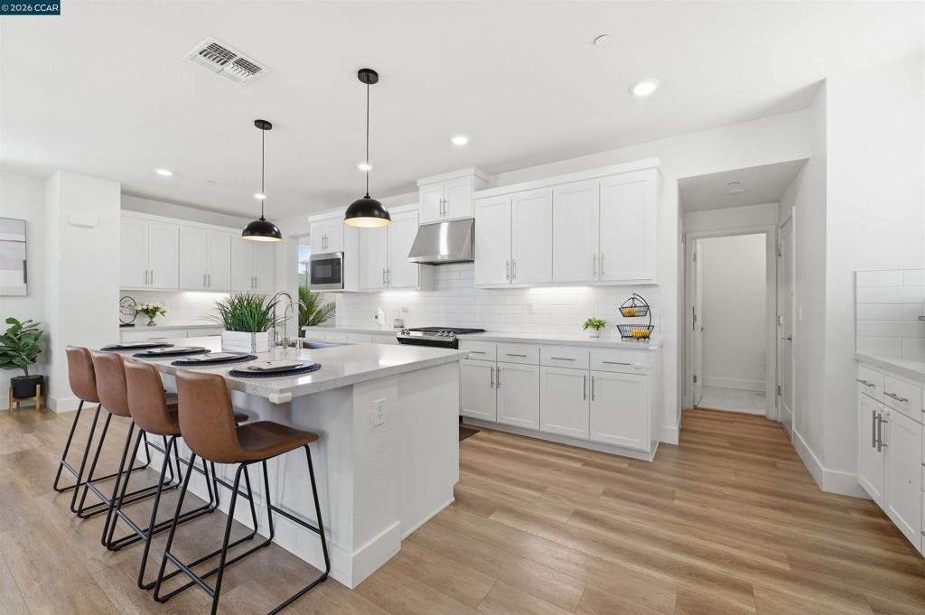 37352 Watersail Way