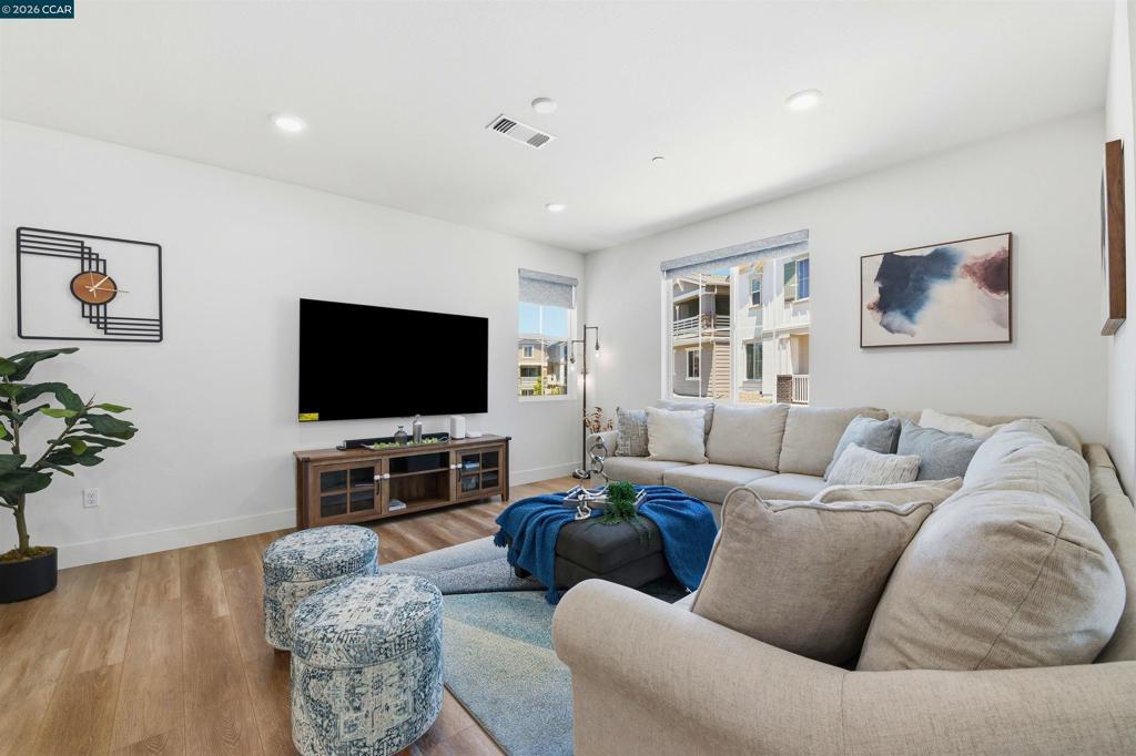 37352 Watersail Way