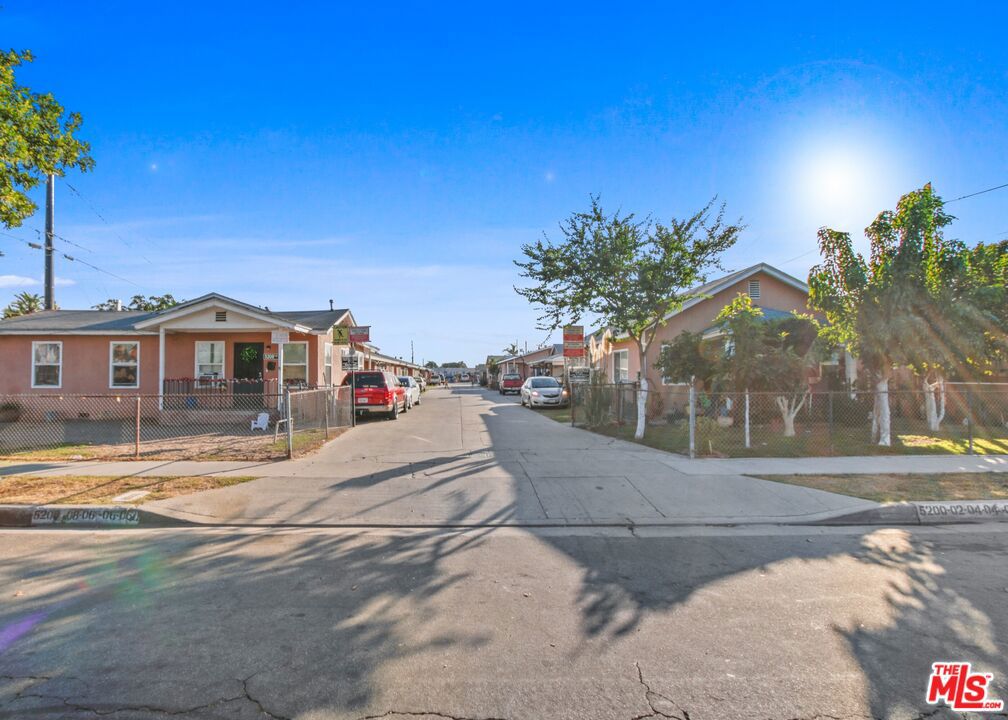 Listing image 1