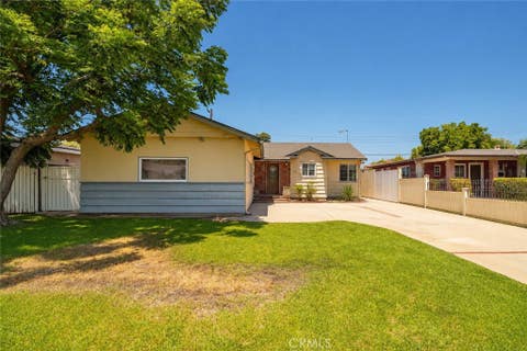 Photo of 733 S Bender Avenue, Glendora, CA 91740 (MLS # CV26156428)