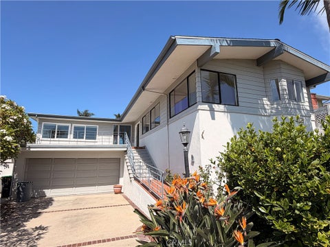 Photo of 220 W Avenida Cordoba, San Clemente, CA 92672 (MLS # OC26201540)