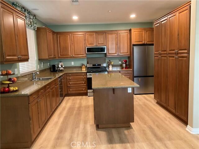 Four Seasons - Residential