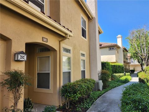 Photo of 47 Via Madera, Rancho Santa Margarita, CA 92688 (MLS # PW26083885)
