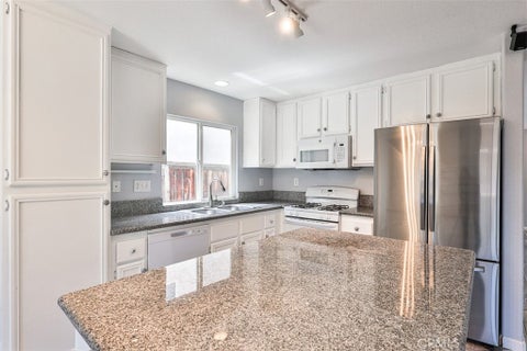 Tiny photo for 1452 Hummingbird WAY, Hemet, CA 92545 (MLS # CV26198708)