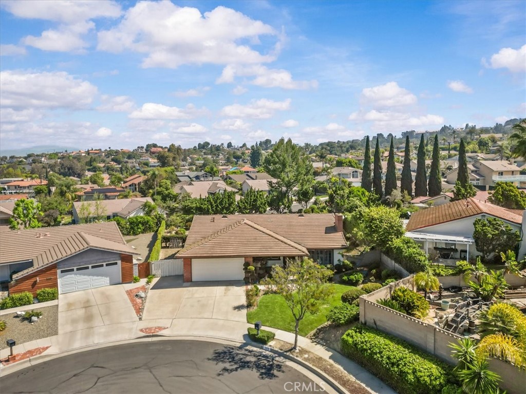 2015 E Hillman Circle