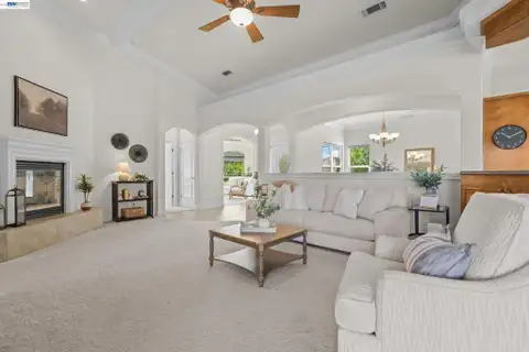 MLS: 41141250