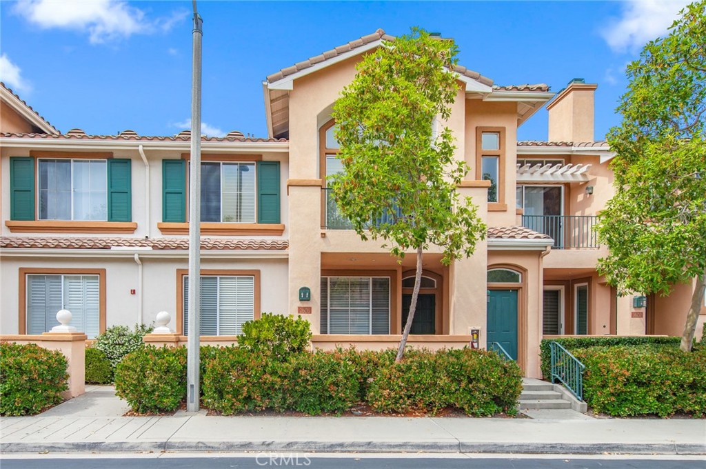 2605 Ladrillo Aisle