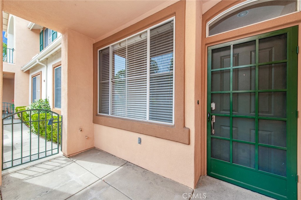 2605 Ladrillo Aisle