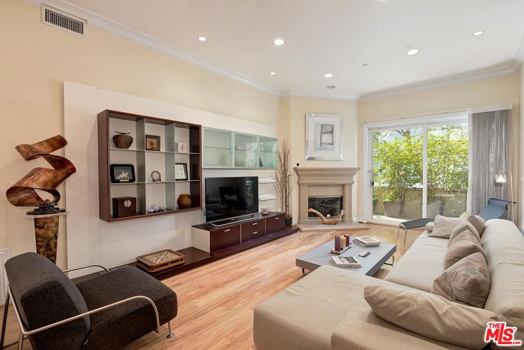 132 S Maple Drive 101