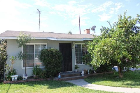 Photo of 3800 E 57th St, Maywood, CA 90270 (MLS # MB25240677) Photo of 3800 E 57th St, Maywood, CA 90270 (MLS # MB25240677)