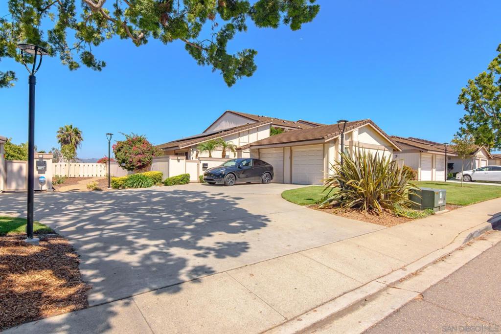 11148 Poblado Rd