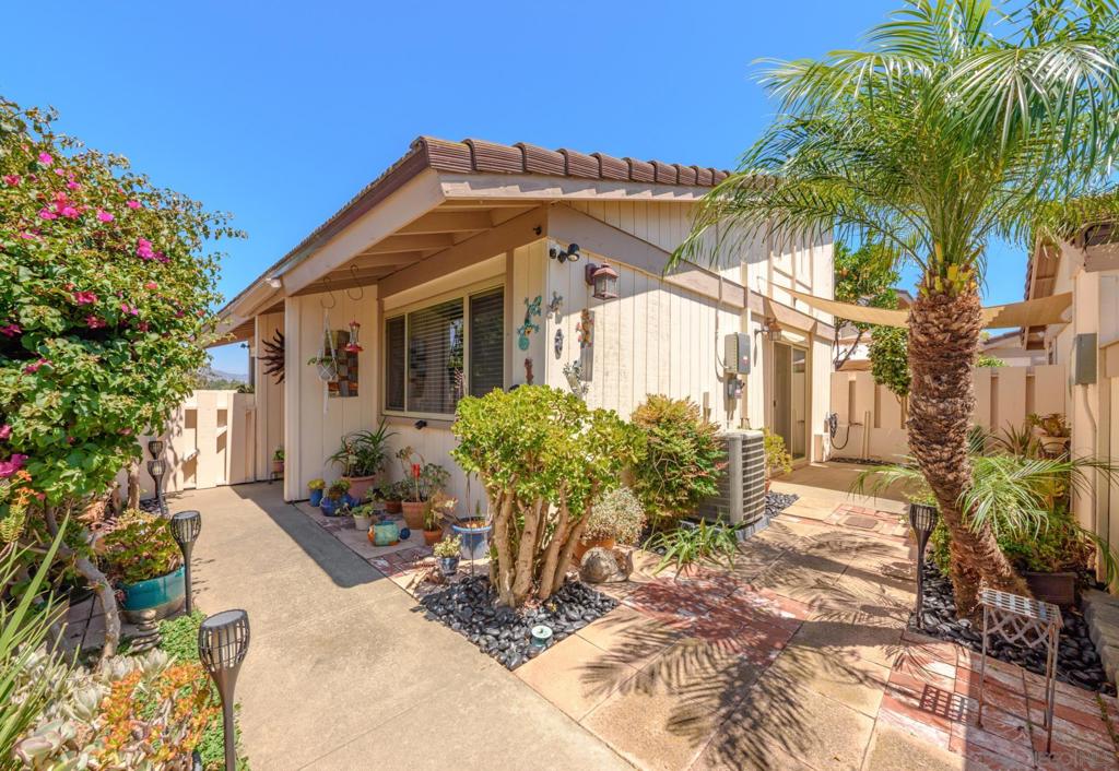 11148 Poblado Rd