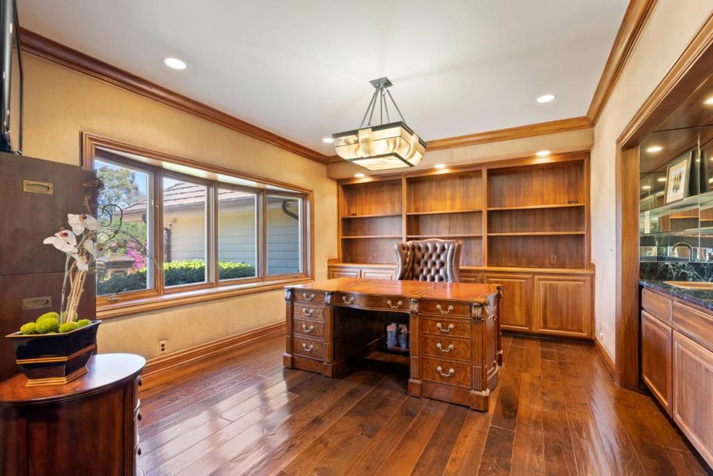 24680 Avenida Principal