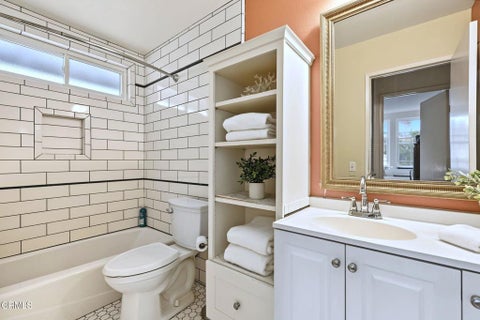 Tiny photo for 6094 Tahoe Place, Camarillo, CA 93012 (MLS # V1-39403)