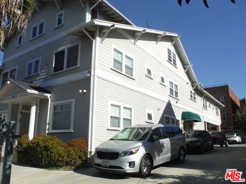 Photo of 1821 W 12th Place #APT 2, Los Angeles, CA 90006 (MLS # 26666633)