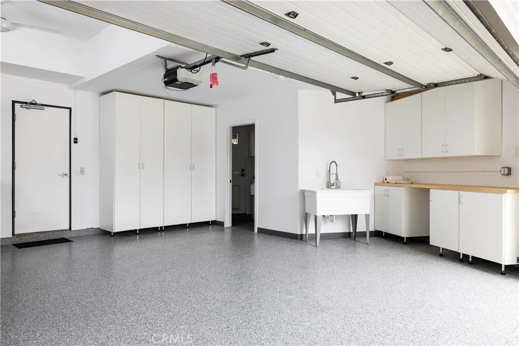 Laguna Beach, California 92651, United States, 4 Bedrooms Bedrooms, ,3 BathroomsBathrooms,Residential,Active,247526