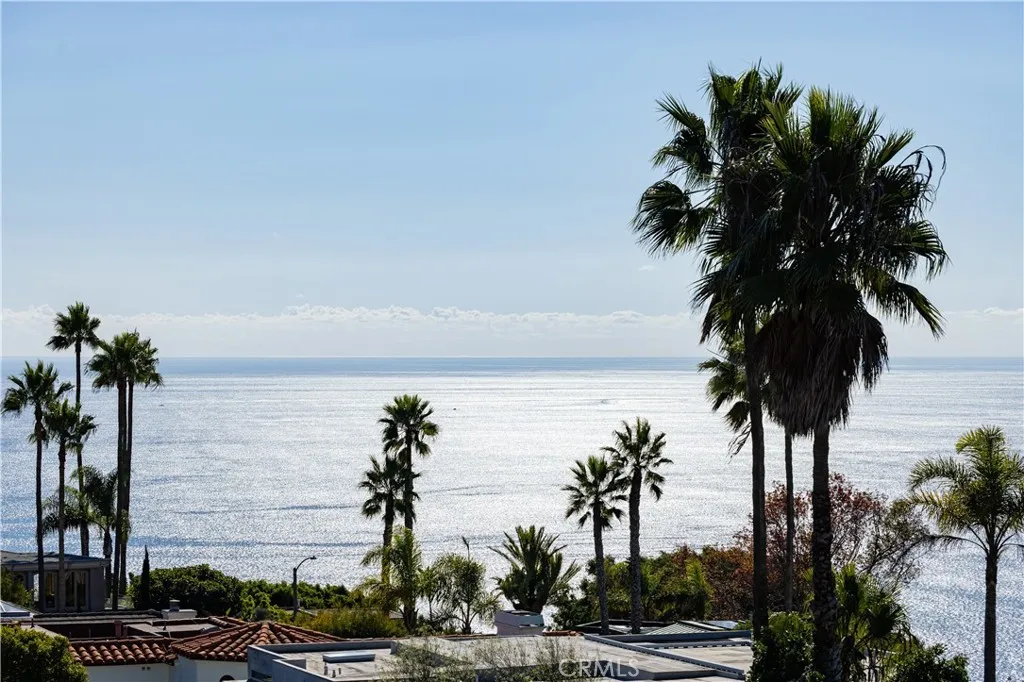 Laguna Beach, California 92651, United States, 4 Bedrooms Bedrooms, ,3 BathroomsBathrooms,Residential,Active,247526