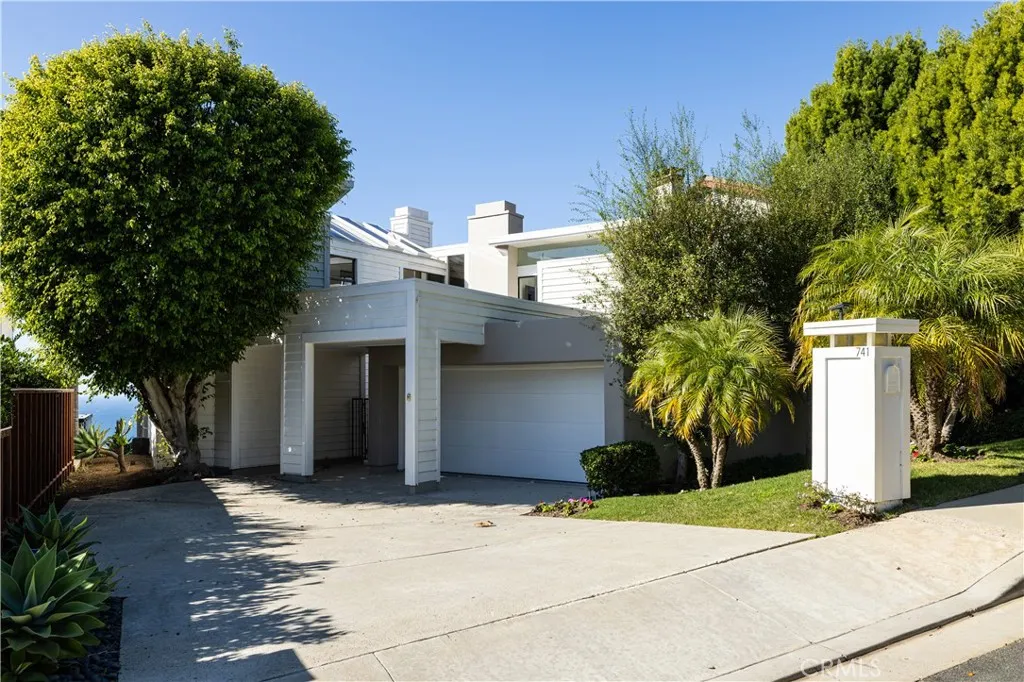 Laguna Beach, California 92651, United States, 4 Bedrooms Bedrooms, ,3 BathroomsBathrooms,Residential,Active,247526