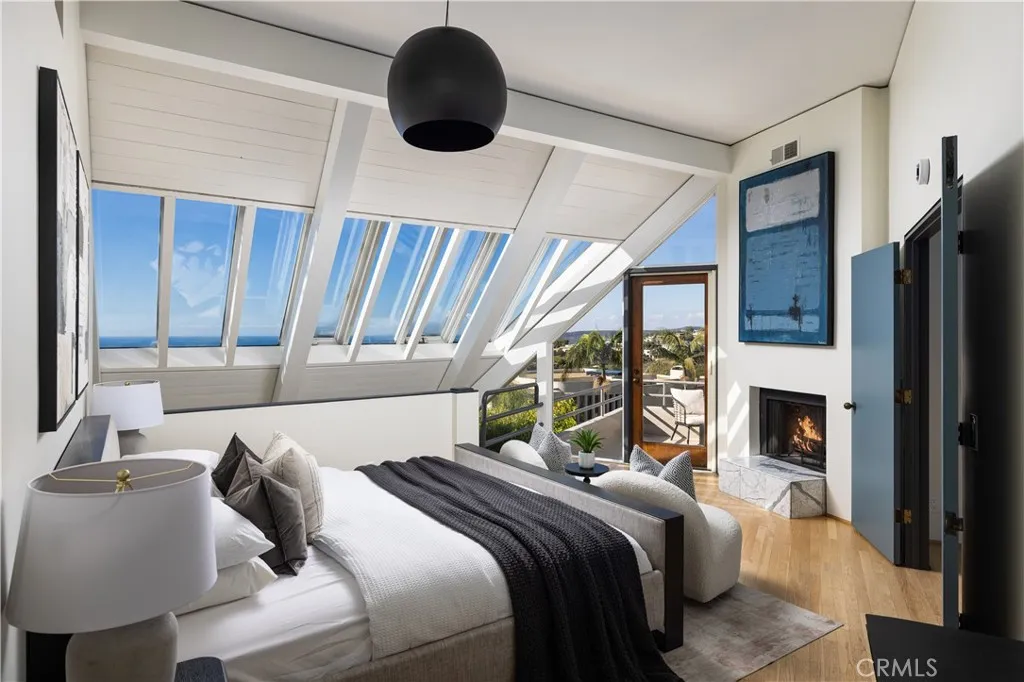 Laguna Beach, California 92651, United States, 4 Bedrooms Bedrooms, ,3 BathroomsBathrooms,Residential,Active,247526