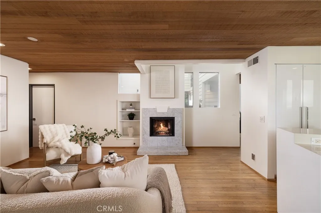 Laguna Beach, California 92651, United States, 4 Bedrooms Bedrooms, ,3 BathroomsBathrooms,Residential,Active,247526