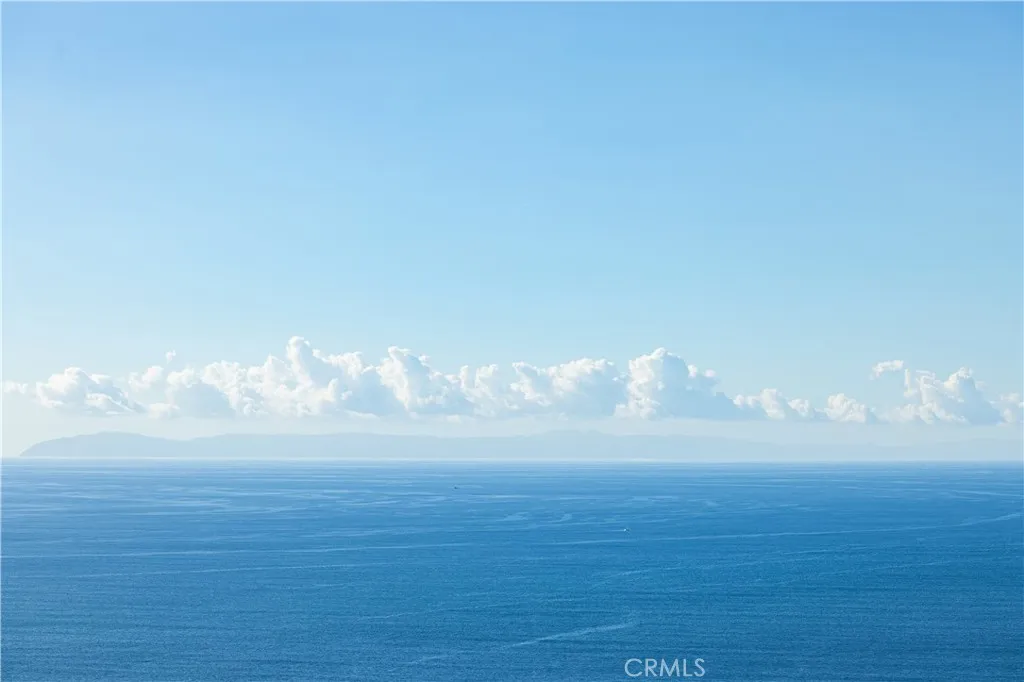 Laguna Beach, California 92651, United States, 4 Bedrooms Bedrooms, ,3 BathroomsBathrooms,Residential,Active,247526