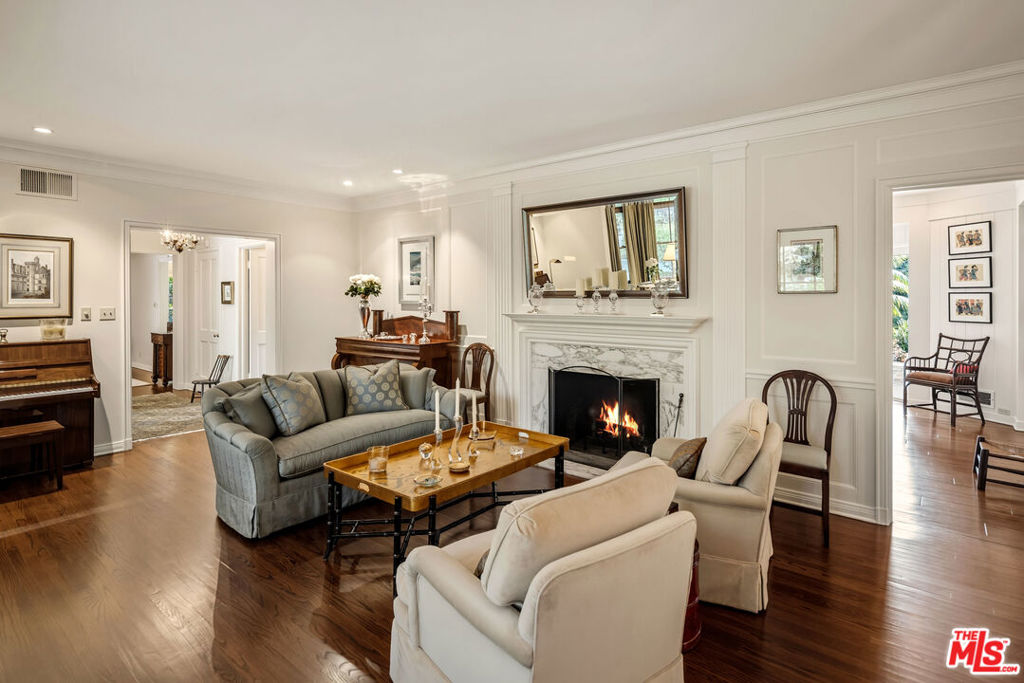 1146 Amalfi Drive