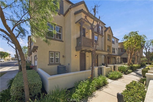 6979 VINING ST, CHINO, CA 91710 - Image 2df3c9920ca0b76e4ed84dc011b3aa8e/1344358649