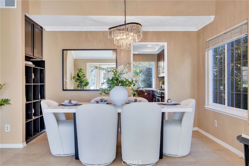 907 Pineridge Street