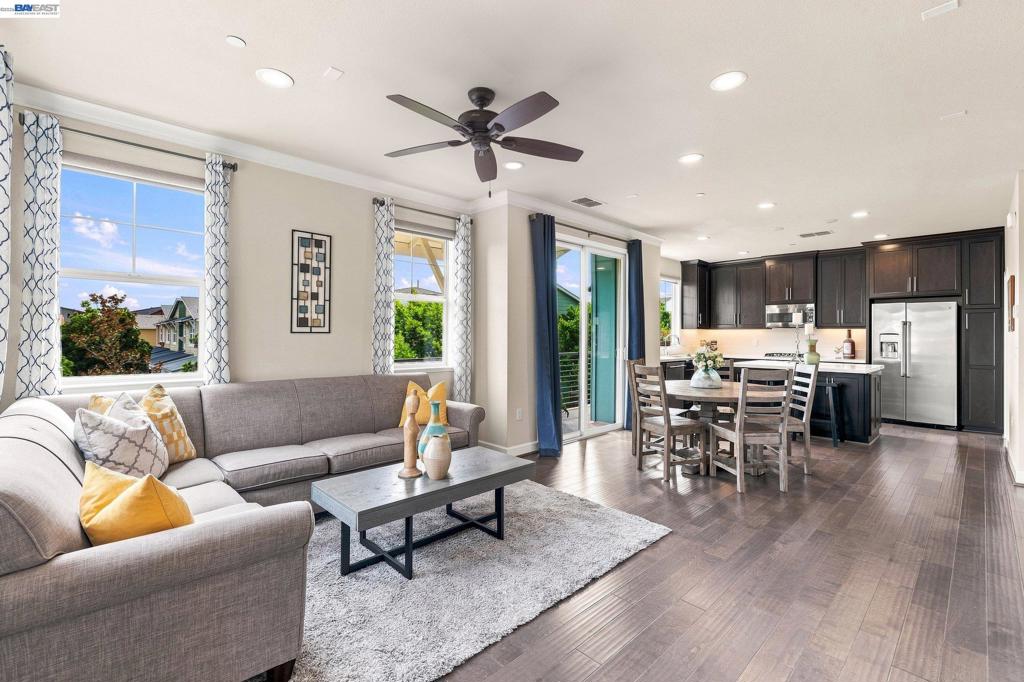 347 Basswood Cmn 6