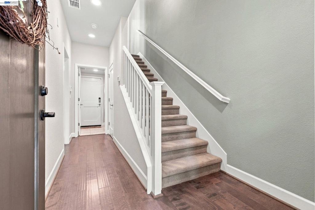 347 Basswood Cmn 6