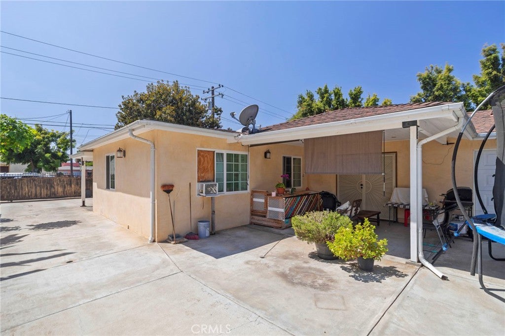 3855 W 107th