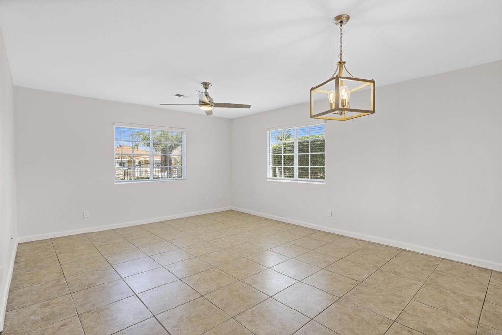 1749 51 Dahlia Avenue