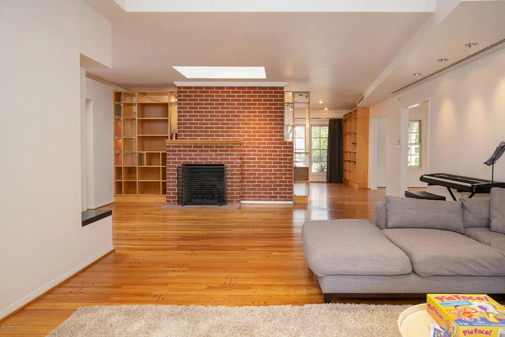 San Marino, California 91108, United States, 4 Bedrooms Bedrooms, ,3 BathroomsBathrooms,Residential,Active,229995