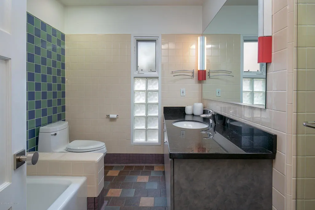 San Marino, California 91108, United States, 4 Bedrooms Bedrooms, ,3 BathroomsBathrooms,Residential,Active,229995