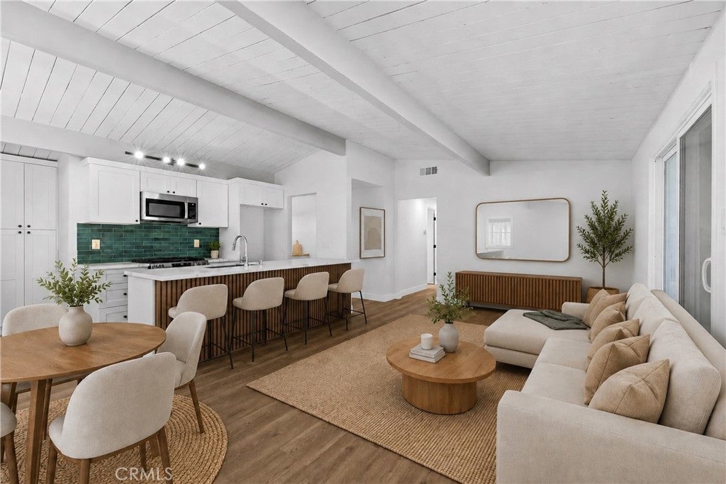 5248 N Enid