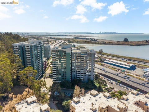 Photo of 555 Pierce St ST #804, Albany, CA 94706 (MLS # 41150630)