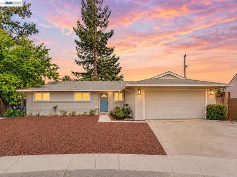 Photo of 4875 Pepperwood Way WAY, San Jose, CA 95124 (MLS # 41145601)