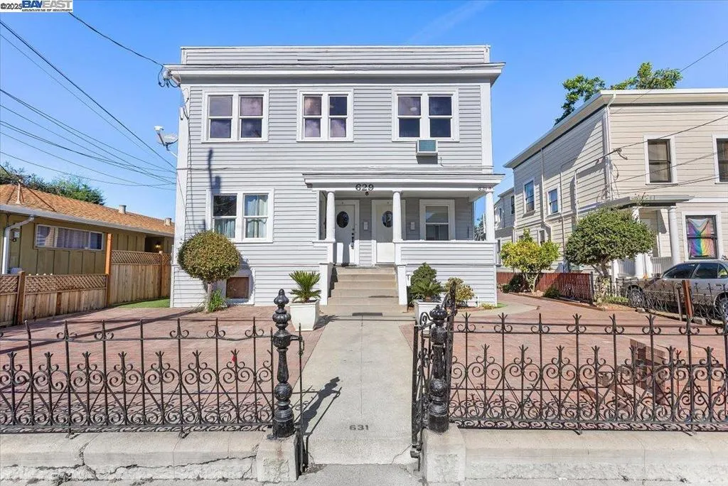 Alameda, California 94501, United States, ,Residential,Active,241054