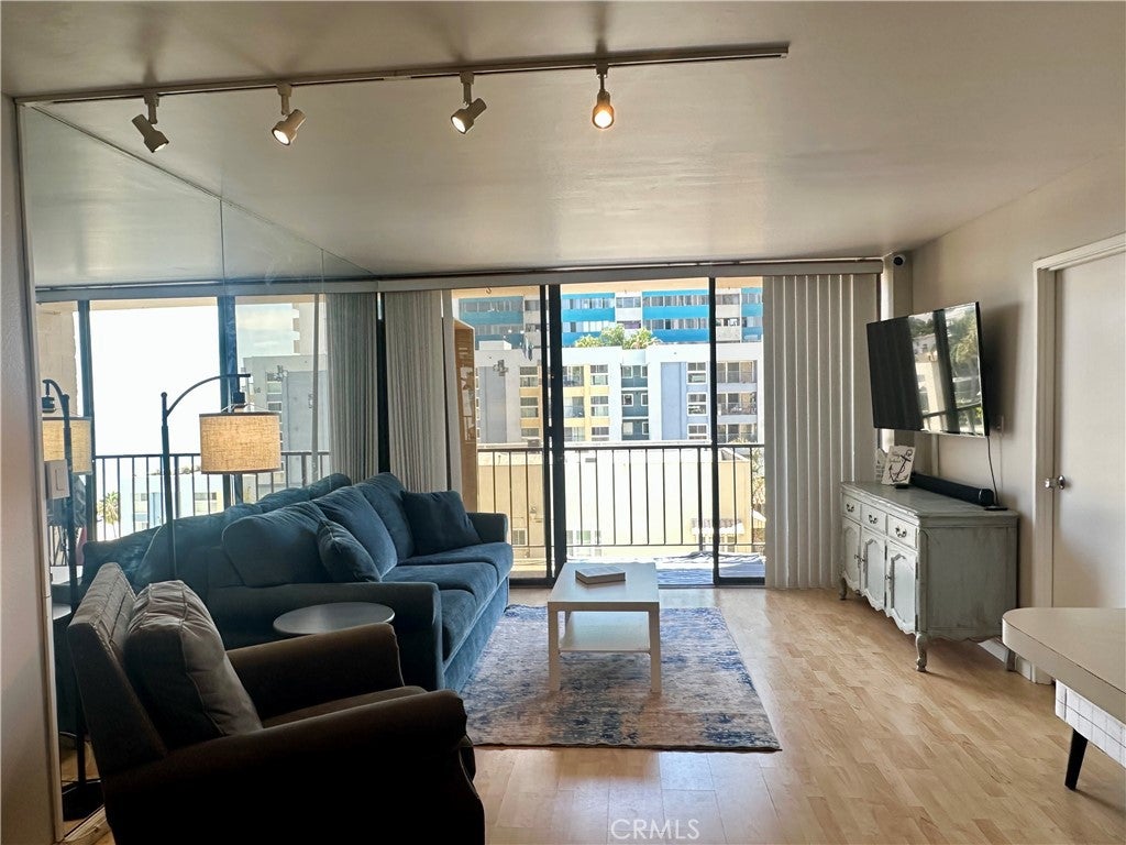 1750 E Ocean 503