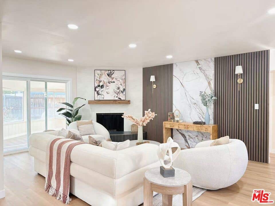 Photo of 10911 Lemay Street, Los Angeles, CA 91606 (MLS # 26867101)
