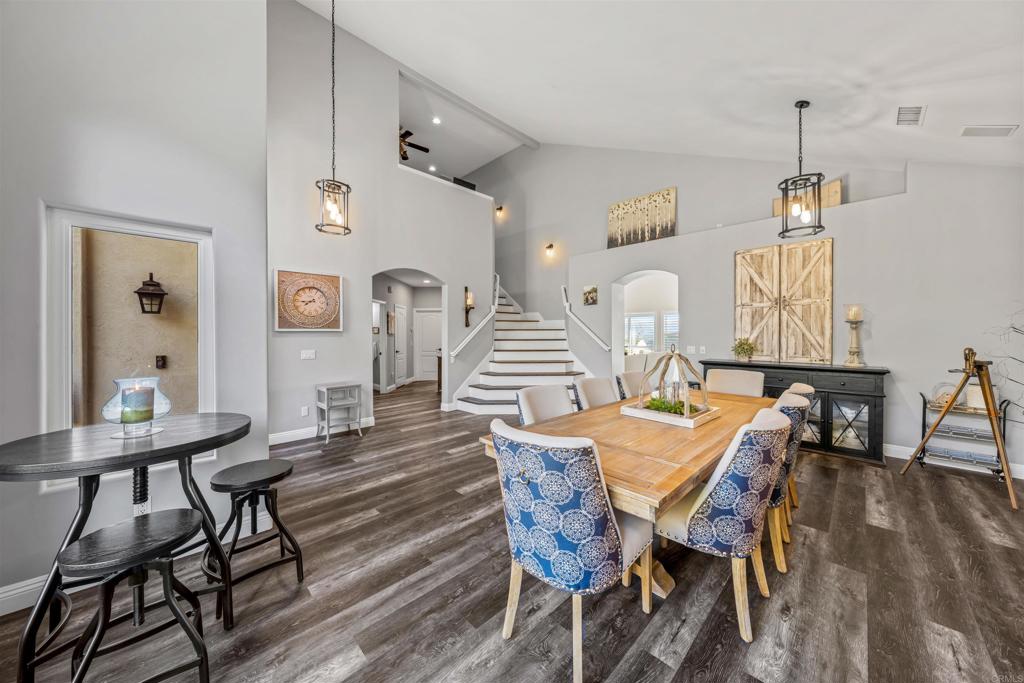 2136 Camino Christina