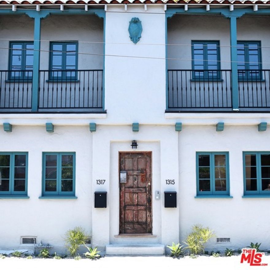 Completely Renovated!! A beautiful 1 bed, 1 bath apartment in one of most desirable areas of Venice. This delightful apartment is minutes to Abbot Kinney shops & restaurants, beach, boardwalk, and Venice Canals. Enter into the main living space featuring a beautiful open floor plan with a quaint balcony off of the living room providing an abundance amount of natural light. Kitchen includes brand new stainless appliances, custom cabinets, and sleek quartz countertops with a stunning backsplash that adds flare.